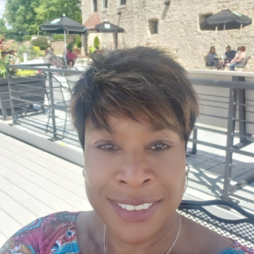Meet your Posher, Pamela